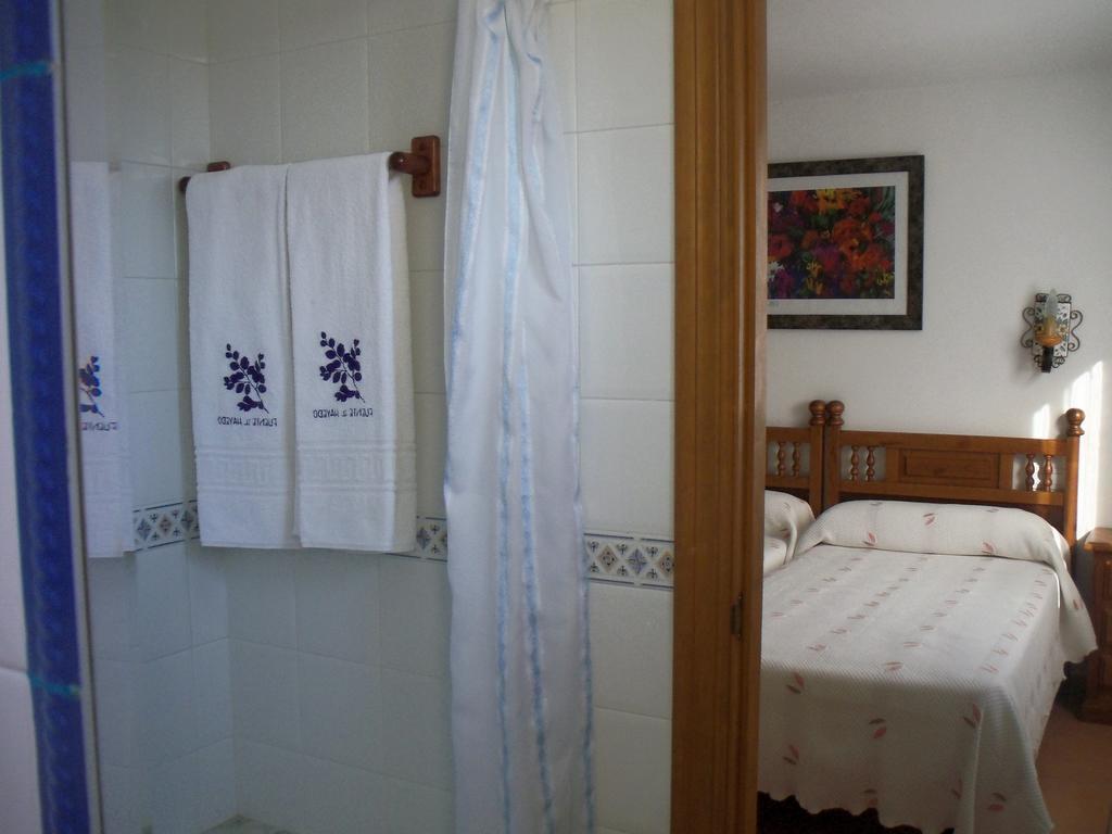 Fuente El Hayedo Hotell San Vicente De La Barquera Rum bild