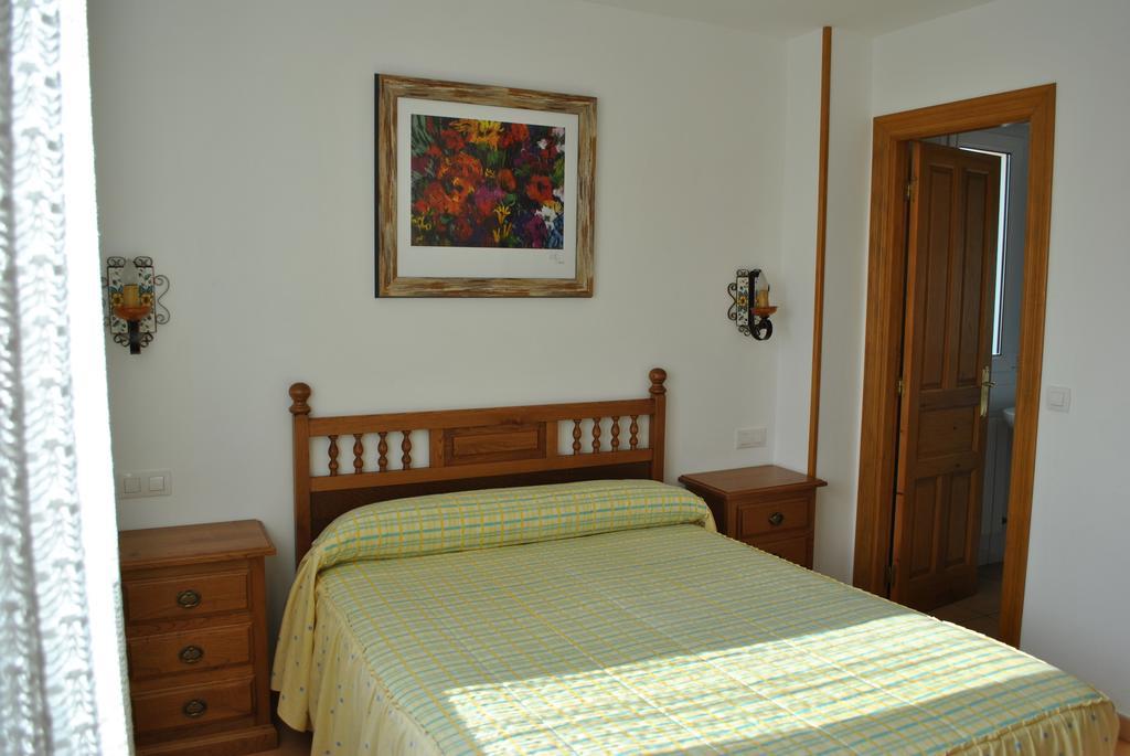 Fuente El Hayedo Hotell San Vicente De La Barquera Rum bild